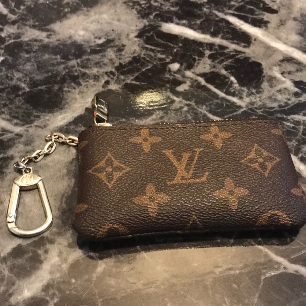 LOUIS VUITTON key pouch monogram